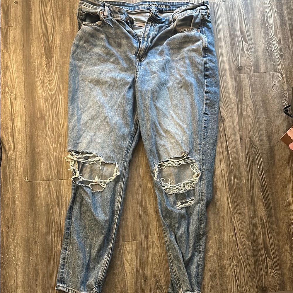American Eagle Outfitters High Rise Blue Jeans with Distressed Details